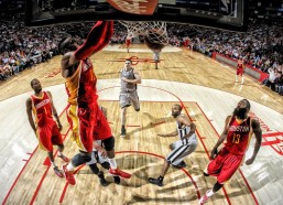 爱游戏APP：浓眉达拉斯征程浅析，29场出战，场均20.2分10.8篮板1.8盖帽的背后故事