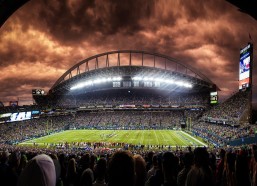 爱游戏官方网站|瓜迪奥拉痛批西甲魔术师英超迷失，曼城边缘人离队进入倒计时