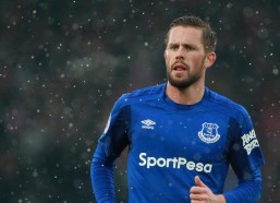 AYX SPORTS|欧冠烽火再燃，热刺主场厉兵秣马迎战大黄蜂，攻防博弈将定胜负乾坤