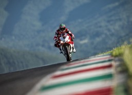 【aiyouxi】吉隆日常训练全记录，翘臀背后的坚持与科学