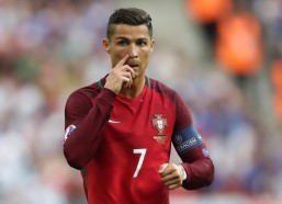 【爱游戏官方网站】巴萨冬窗最后冲刺，哈姆扎与塔瓦雷斯压哨加盟在即，后防中场双线补强