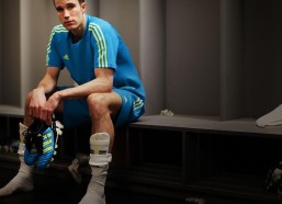 爱游戏官方网站|逐帧剖析，马绍尔赛季巅峰之战，高效30分9篮板7助攻带队告捷 查克深度解析