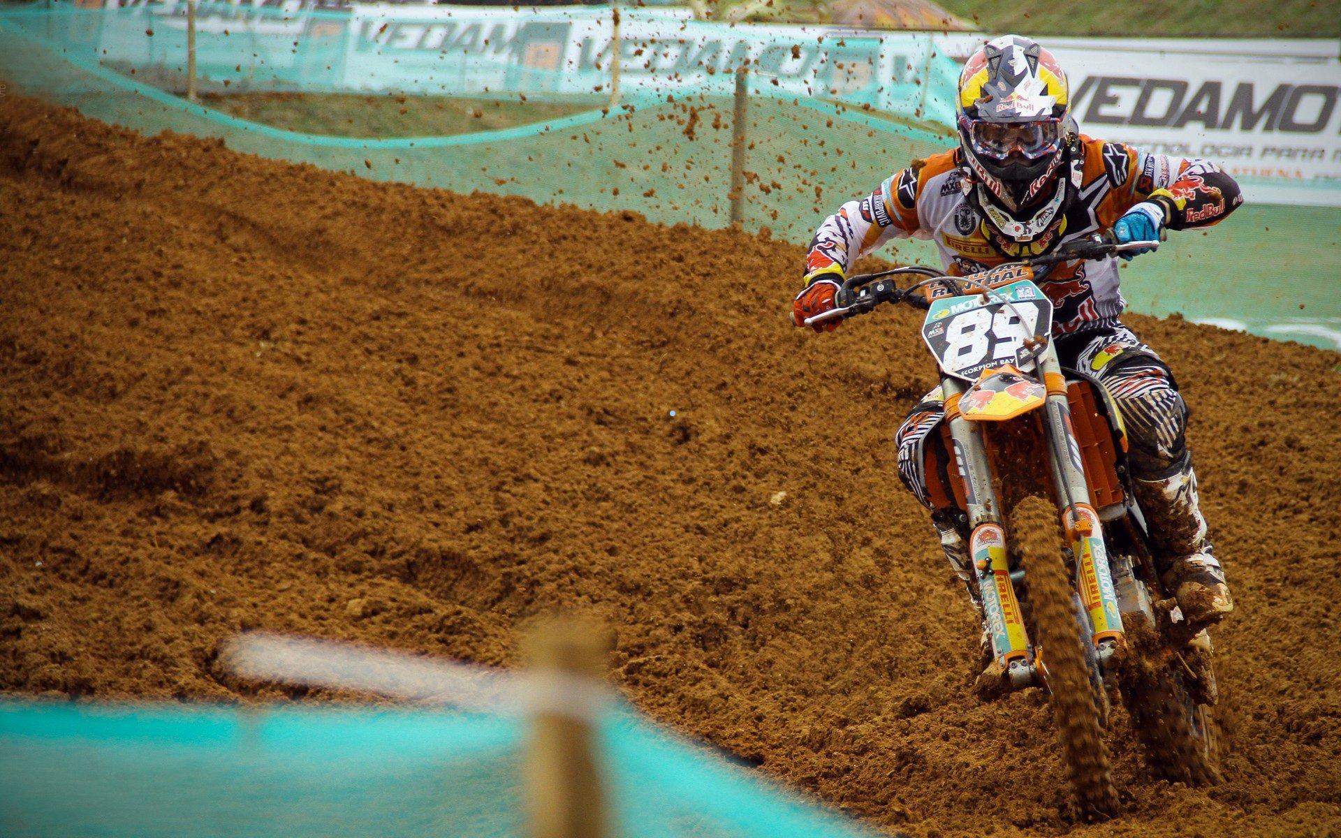 切尔西领跑VAR受益榜单，英超本赛季判罚失误引发深度反思